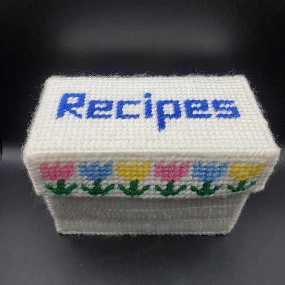 Handmade Plastic Canvas Recipes Box White With Yellow Blue Pink Flowers Adorable - Picture 2 of 8